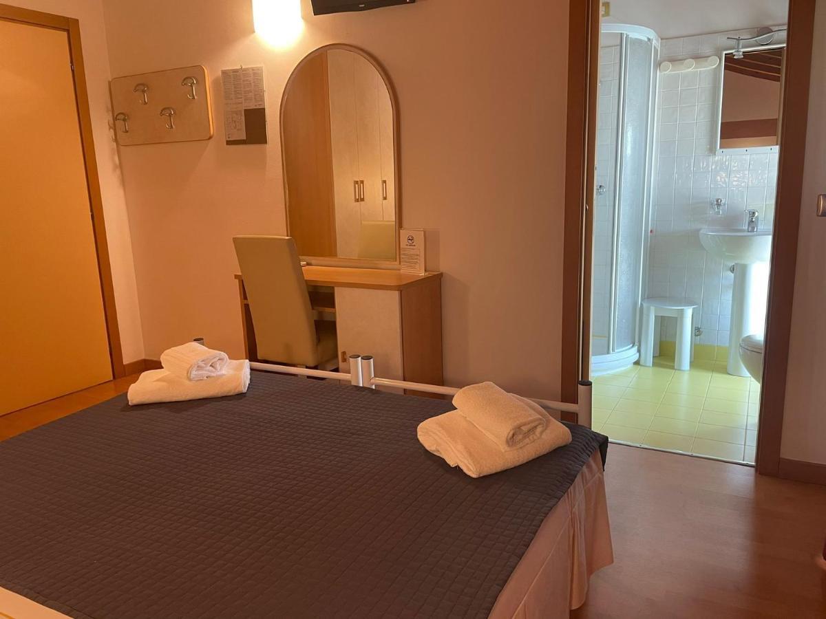 Vittoria Rooms Peschiera Peschiera del Garda Exterior foto