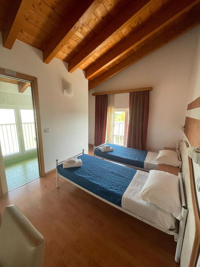 Vittoria Rooms Peschiera Peschiera del Garda Exterior foto
