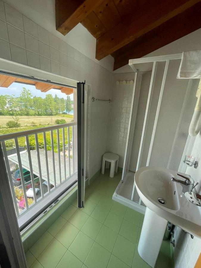 Vittoria Rooms Peschiera Peschiera del Garda Exterior foto