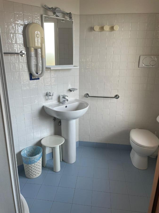 Vittoria Rooms Peschiera Peschiera del Garda Exterior foto