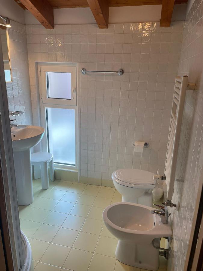 Vittoria Rooms Peschiera Peschiera del Garda Exterior foto
