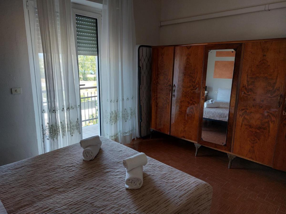 Vittoria Rooms Peschiera Peschiera del Garda Exterior foto