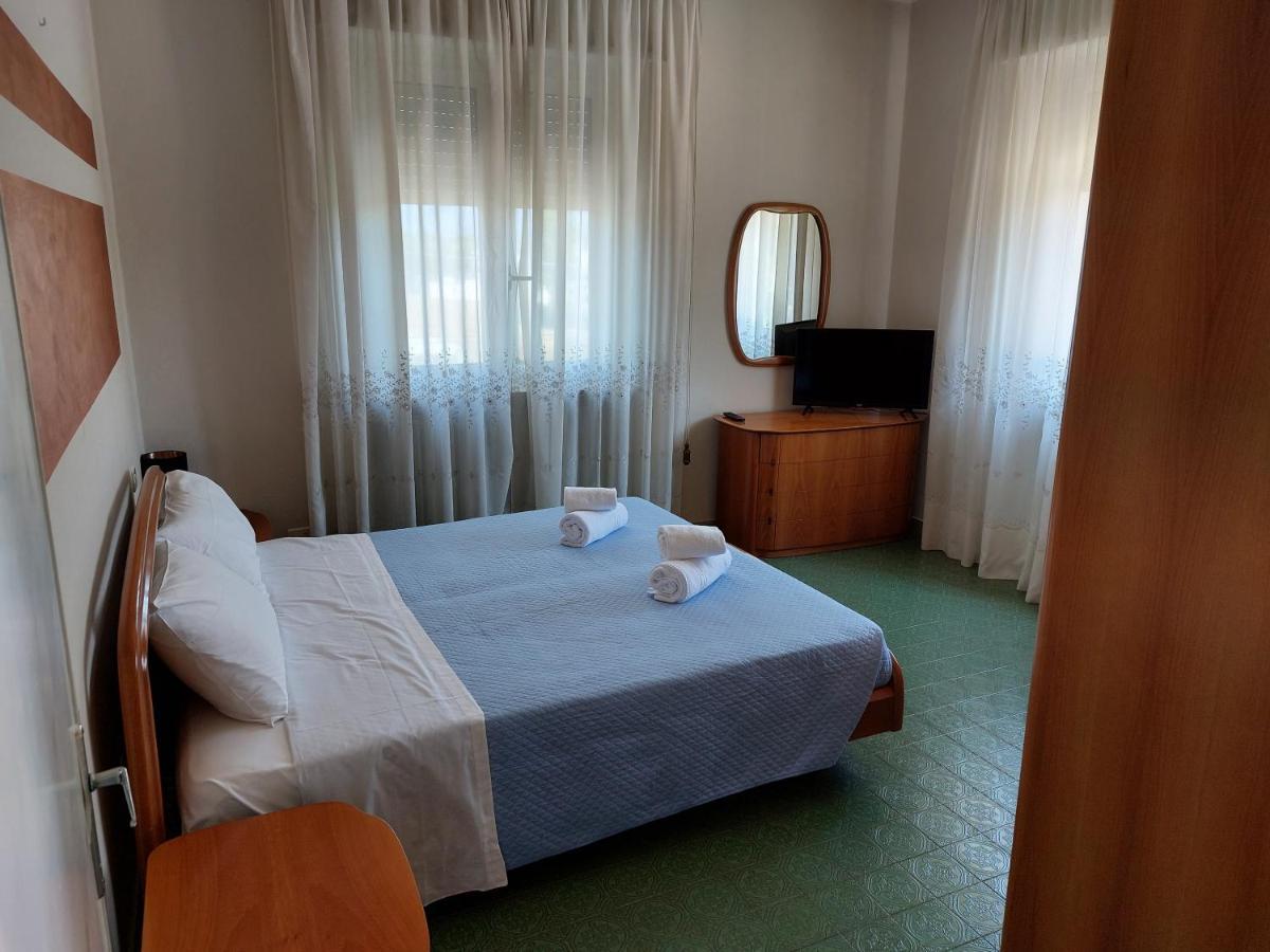 Vittoria Rooms Peschiera Peschiera del Garda Exterior foto