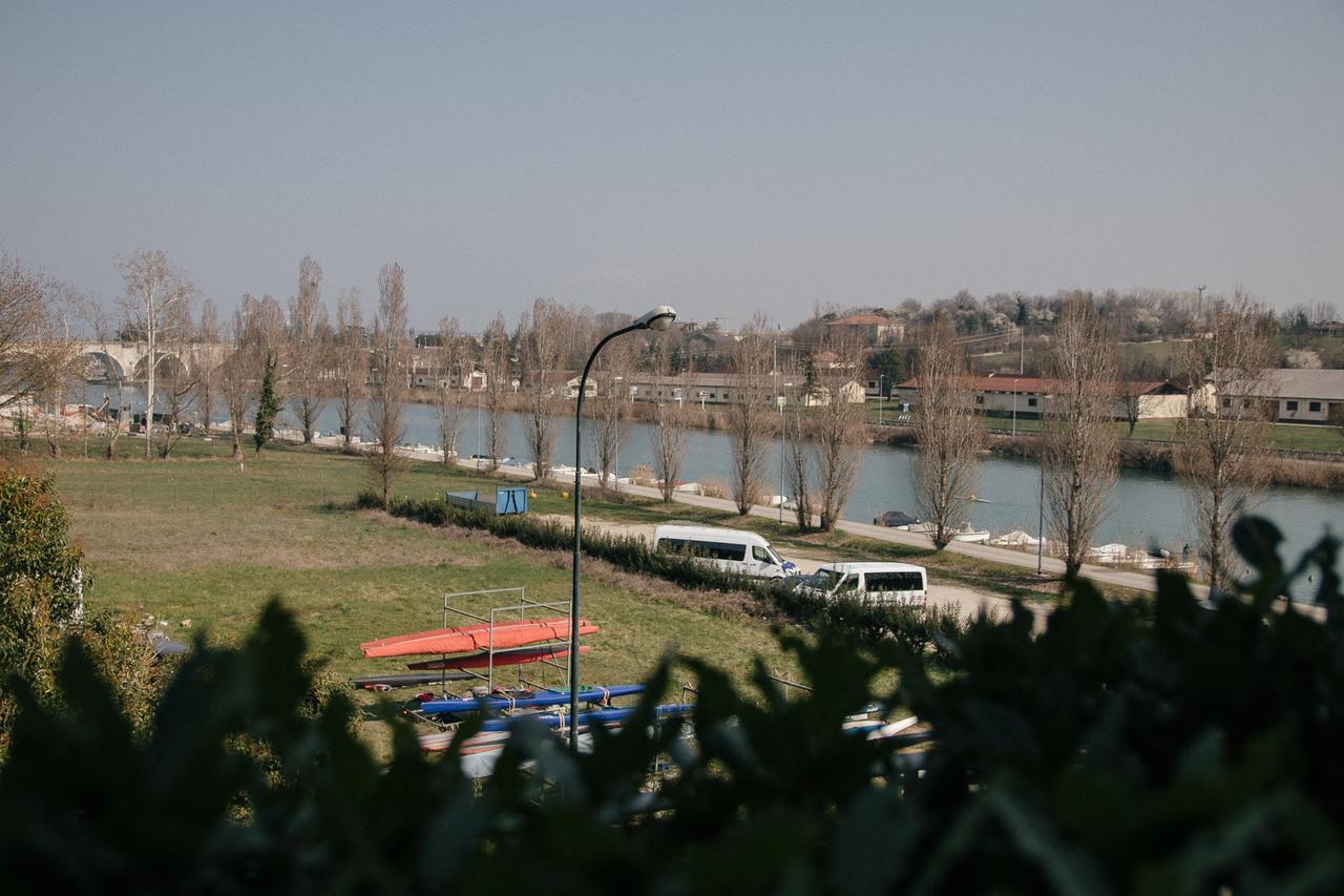 Vittoria Rooms Peschiera Peschiera del Garda Exterior foto