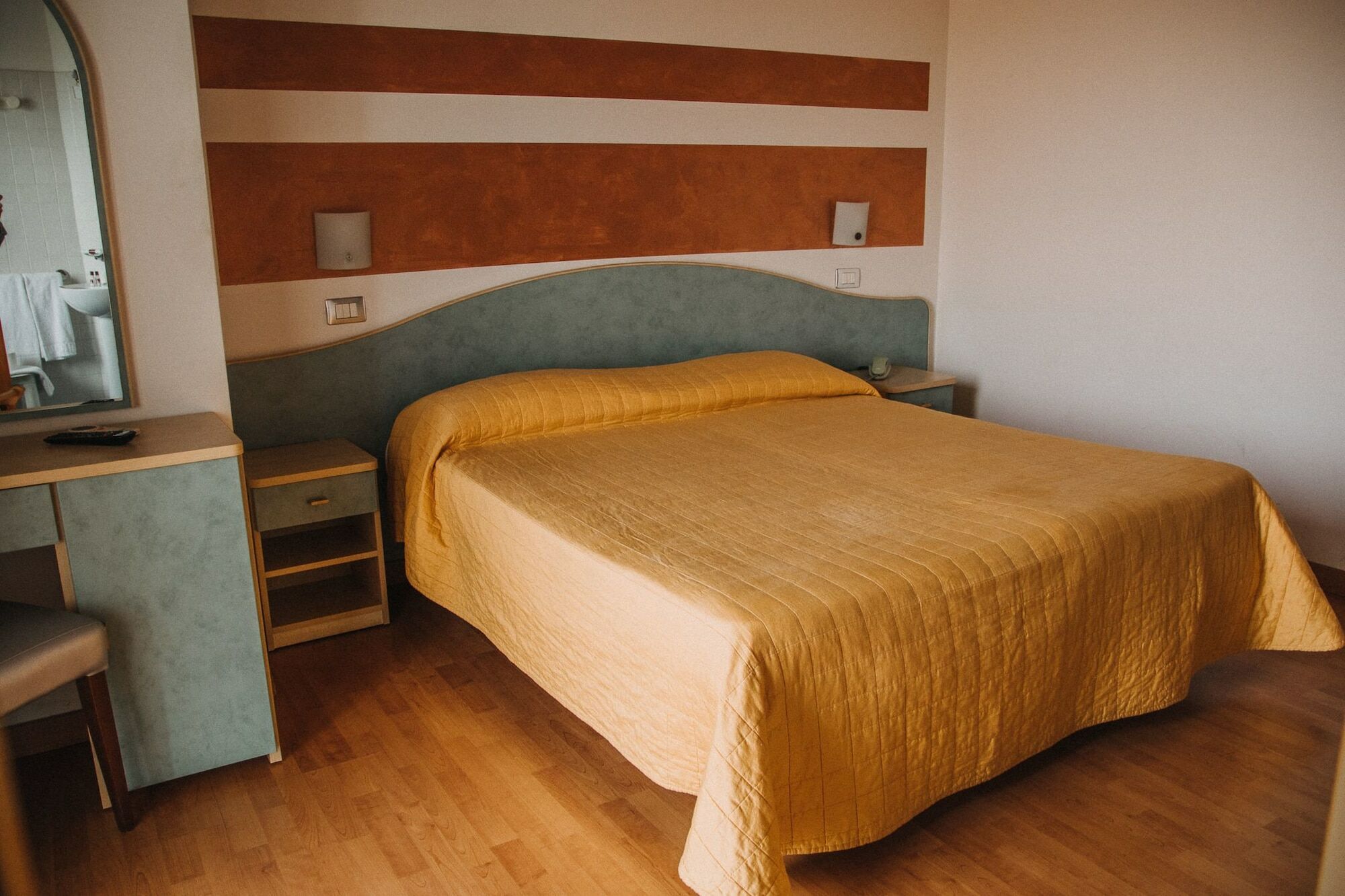Vittoria Rooms Peschiera Peschiera del Garda Exterior foto
